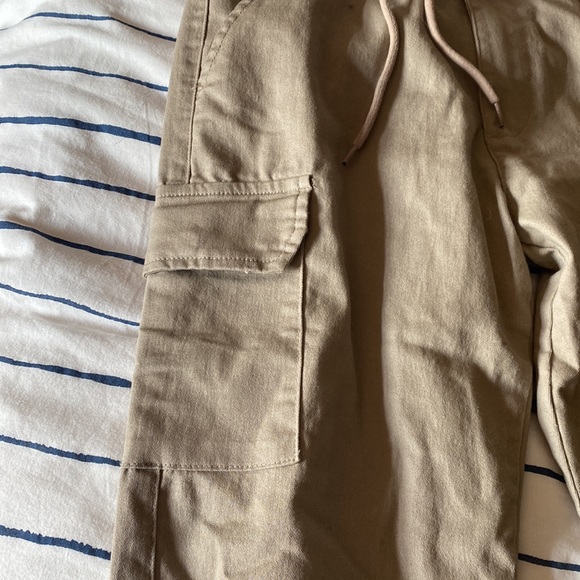 Forever 21 Tan Cargo Pants - Picture 4 of 5